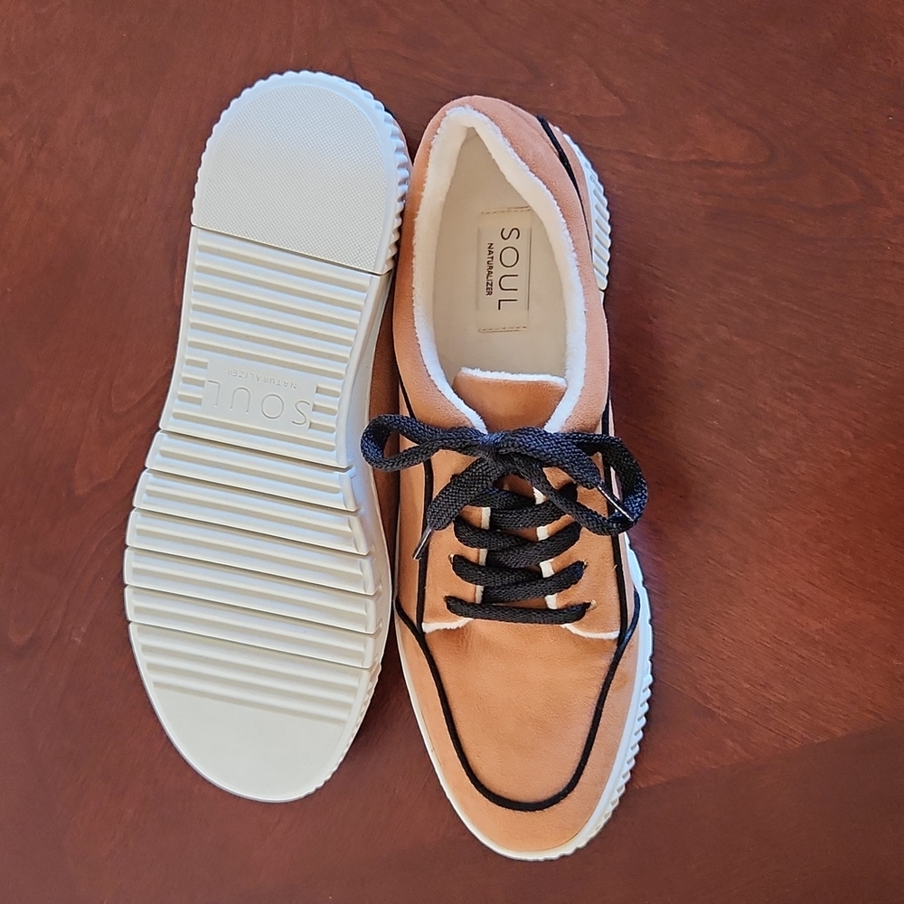 Naturalizer Soul Tia Sneakers
